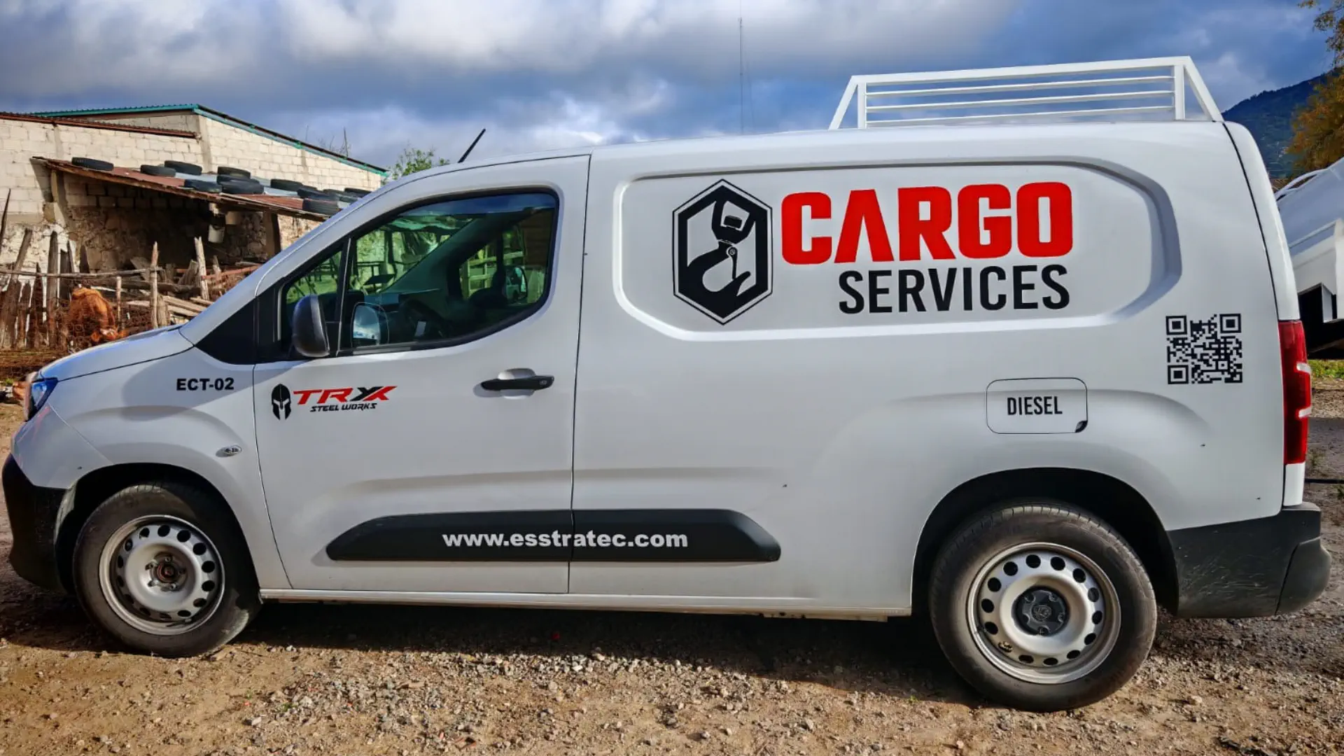 Detalle lateral de la nueva unidad Peugeot de Esstratec-Cargo